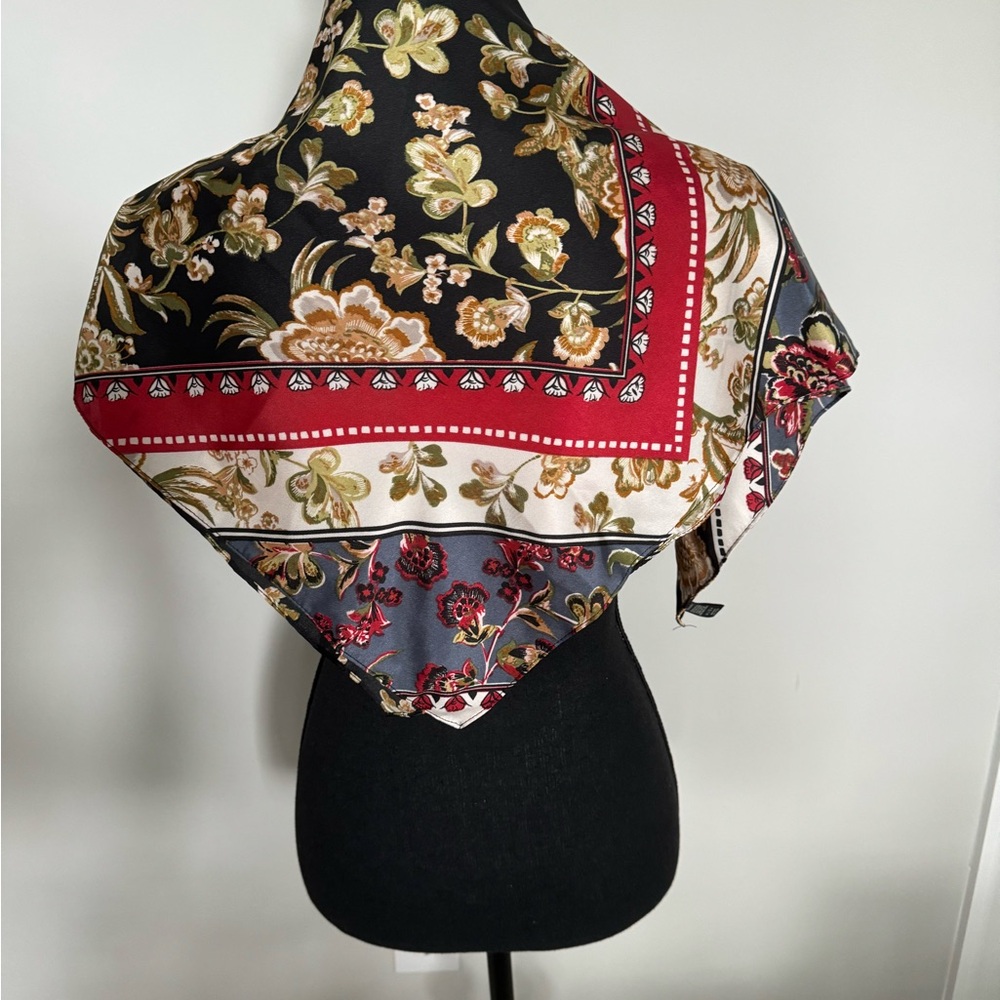 Floral Scarf - Picture 4 of 7